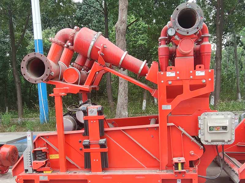 What is the circulation system of a drilling rig?